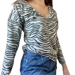 Maeve By Anthropologie Long Sleeve Shirt Sweater Zebra Animal Print Size XS